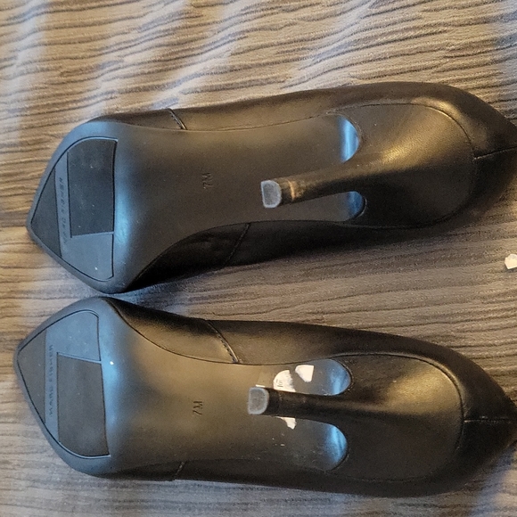 Shoes - Picture 4 of 4